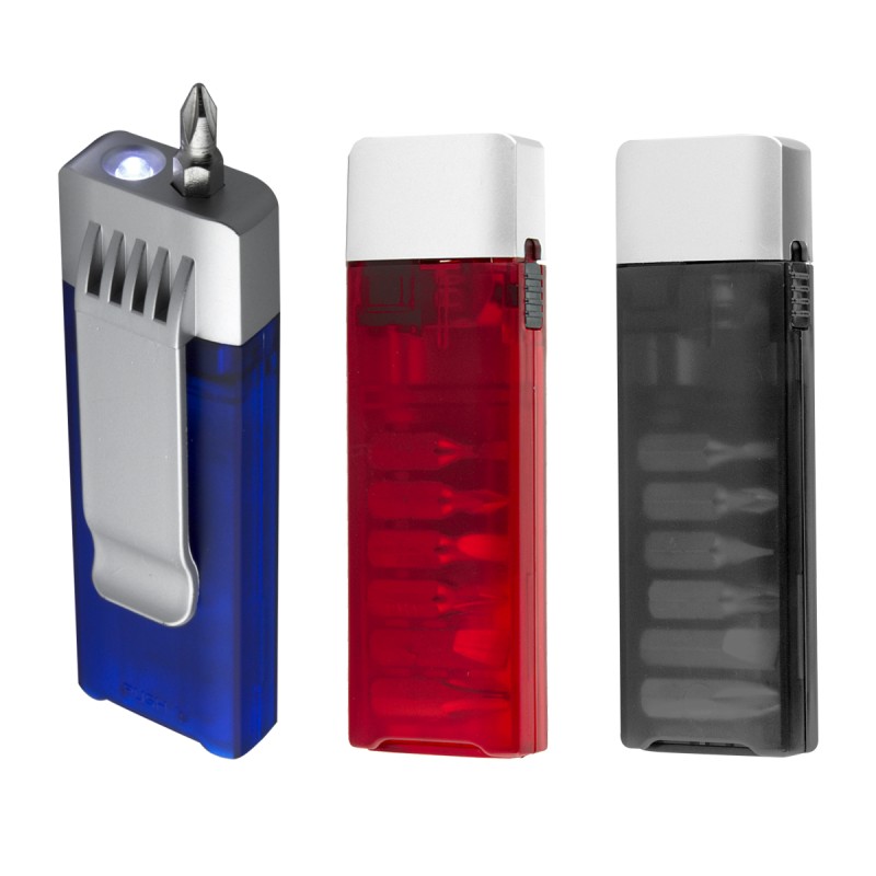 PUBLIGRAFIK DEL SURESTE: DESARMADOR FALCOR Contiene 6 diferentes puntas de desarmador, lámpara y clip. Incluye 4 baterías de bot