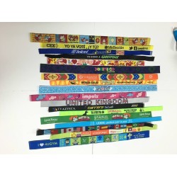 PUBLIGRAFIK DEL SURESTE: PULSERA BORDADA DE TAFETA O DAMASCO MED. 1.5 X 28.5 CMS. DISEÑO HASTA 8 COLORES